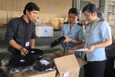 Thực hiện Luật Quản lý thuế (sửa đổi): Hàng hóa xuất nhập khẩu thông suốt Thực hiện Luật Quản lý thuế (sửa đổi): Hàng hóa xuất nhập khẩu thông suốt